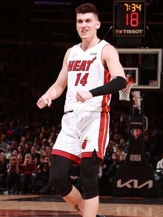 仍是更衣室 仍是更衣室